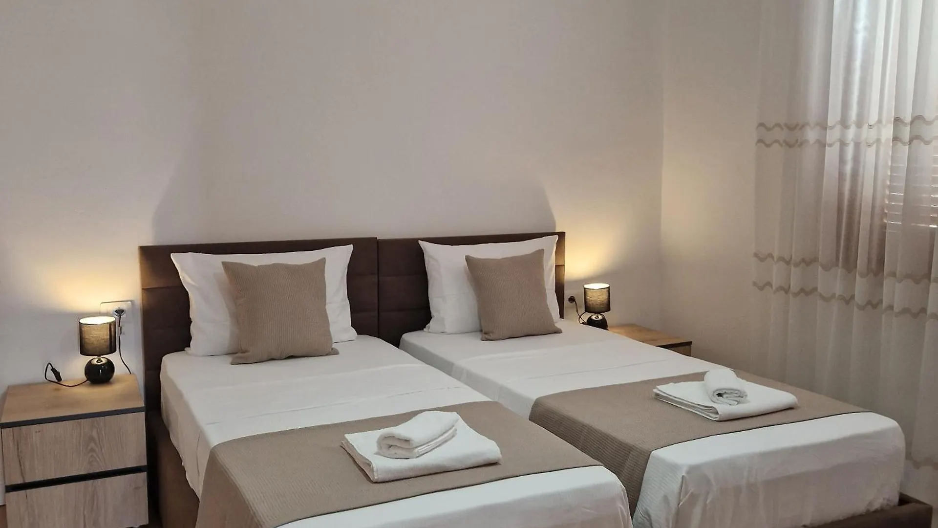 아파트 Villa Yucca Vlorë 알바니아